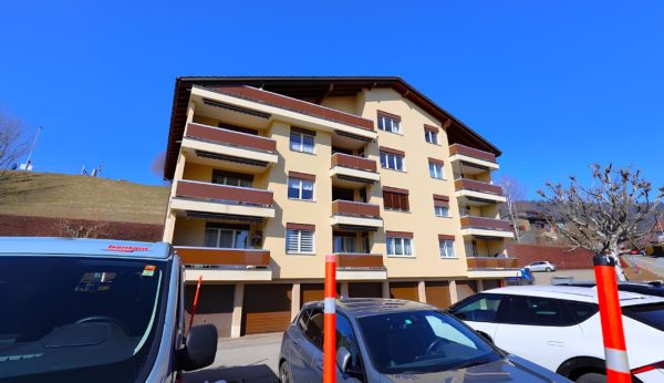 Les Hauts-Geneveys: Attique chaleureux de 3,5pces - balcon et ascenseur – Image 3