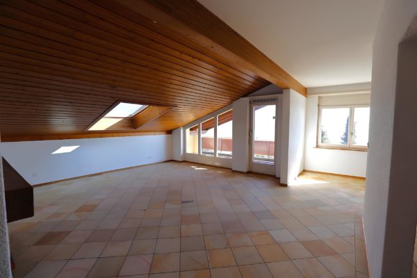 Les Hauts-Geneveys: Attique chaleureux de 3,5pces - balcon et ascenseur – Image 12