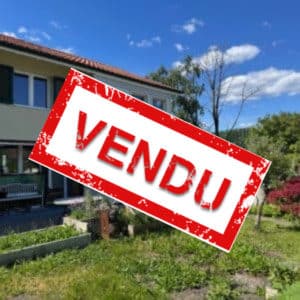 Commune de Ins: maison mitoyenne toute proche de La Sauge / En nature