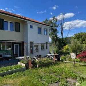 Commune de Ins: maison mitoyenne toute proche de La Sauge / En nature