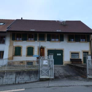 Delley-Portalban: Grande maison & jardin clôturé à louer