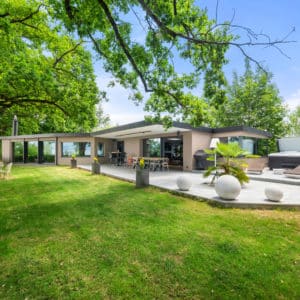 Champmartin (Cudrefin): villa exceptionnelle - un paradis sur terre